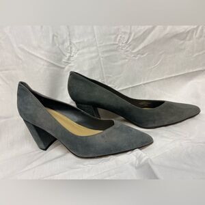 Marc Fisher, Size 7.5 Caitlin Grey Suede Pumps